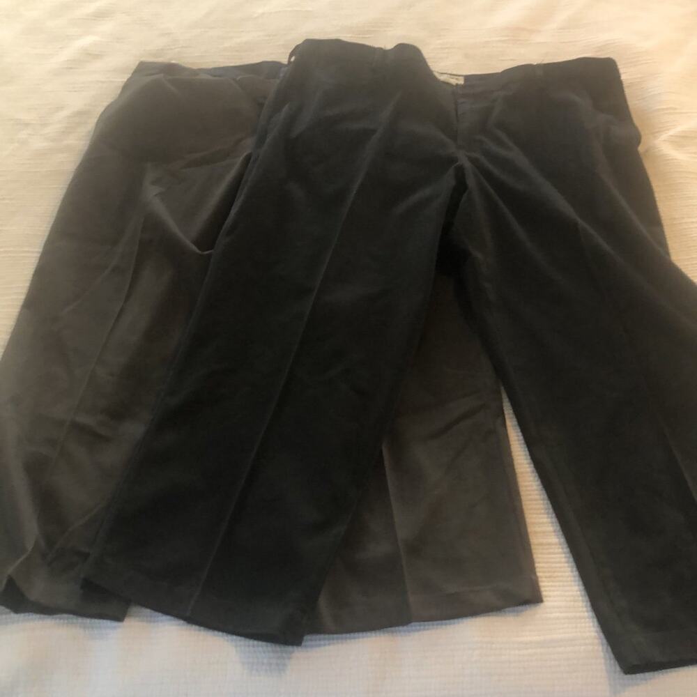 Men’s Dockers relaxed fit flat front pants-2 included